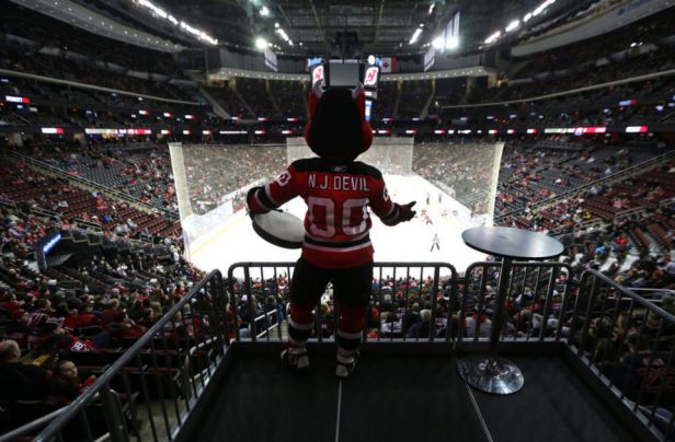 jersey-devils-mascot-nj-devil-prudential-centerjpg-7f19fc9a4a6ae831